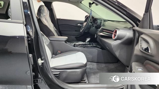 Chevrolet (GM Daewoo) Trax Crossover 2024 Черный из Кореи, фото 2