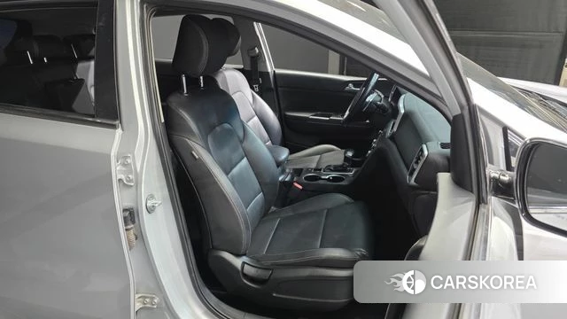 Kia Sportage The Bold 2021 Серебряный из Кореи, фото 2