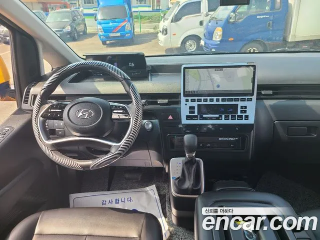 Hyundai Staria 2022 Желтый из Кореи, фото 2