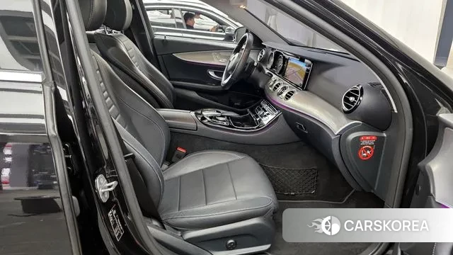 Mercedes-Benz E-Class W213 2018 Черный из Кореи, фото 2