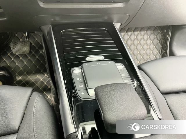 Mercedes-Benz GLB 2023 Черный из Китая, фото 2