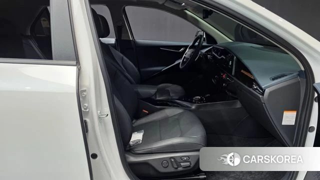 Kia Di Ol Nu Niro 2025 Белый из Кореи, фото 2