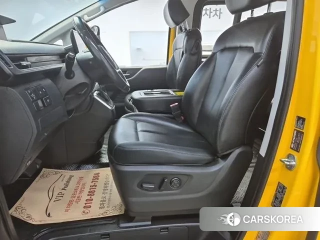 Hyundai Staria 2022 Желтый из Кореи, фото 2