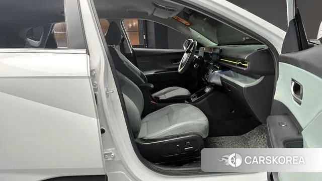 Hyundai Kona (SX2) 2023 Белый из Кореи, фото 2