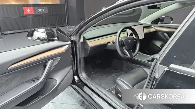 Tesla Model 3 2021 Черный из Кореи, фото 2
