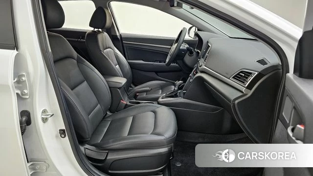 Hyundai Avante AD 2018 Белый из Кореи, фото 2