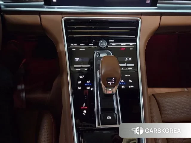 Porsche Panamera (971) 2023 Черный из Кореи, фото 2