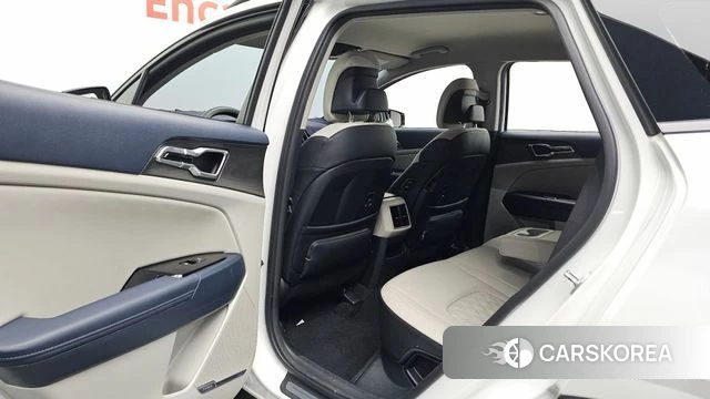Kia Sportage 5th Generation 2023 Белый из Кореи, фото 2