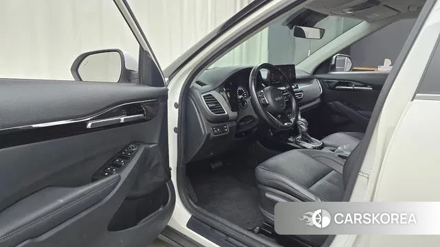 Kia Seltos 2022 Белый из Кореи, фото 2