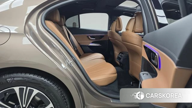Mercedes-Benz E-Class W214 2025 Коричневый из Кореи, фото 2