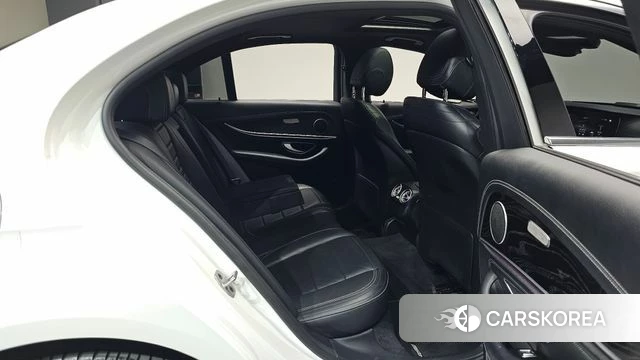 Mercedes-Benz E-Class W213 2021 Белый из Кореи, фото 2