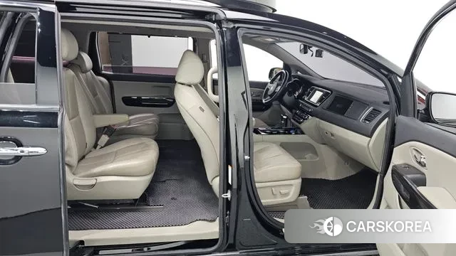 Kia The New Carnival 2018 Черный из Кореи, фото 2