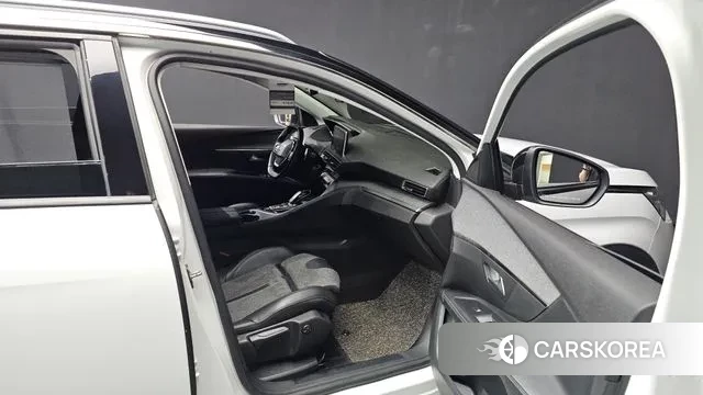 Peugeot 5008 second generation 2018 Белый из Кореи, фото 2