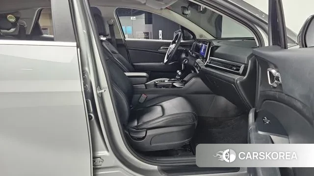 Kia Sportage 5th Generation 2022 Серебристо-серый из Кореи, фото 2