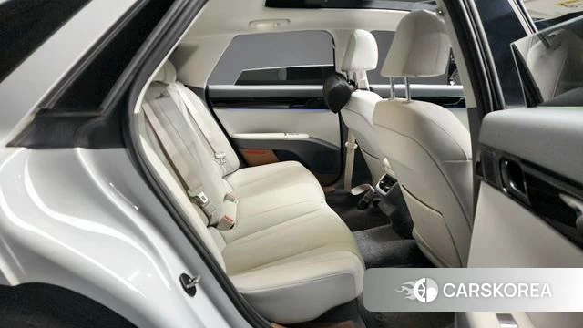 Hyundai Grandeur Hybrid (GN7) 2023 Белый из Кореи, фото 2