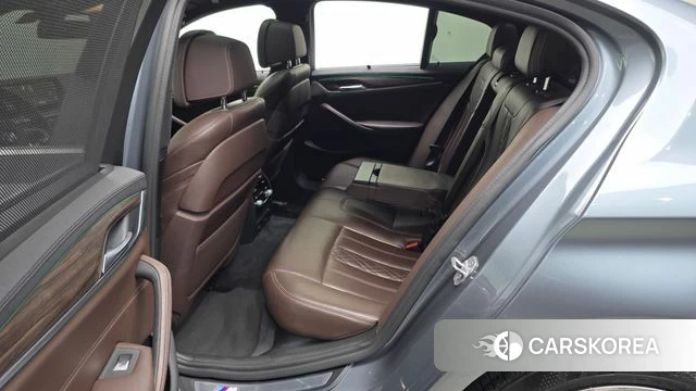 BMW 5 Series (G30) 2019 Серый из Кореи, фото 2