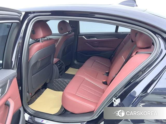 BMW 5 series PHEV 2022 Черный из Китая, фото 2