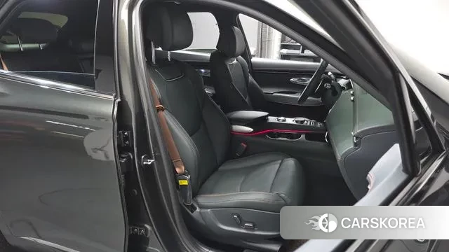 Genesis GV70 2024 Зеленый из Кореи, фото 2