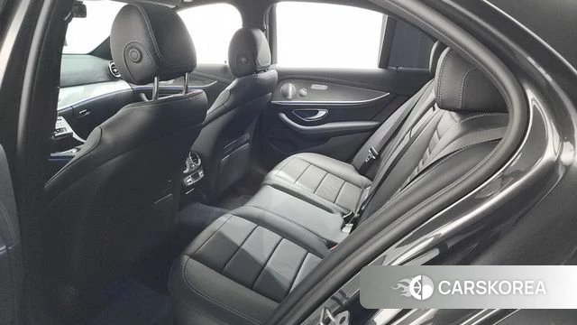 Mercedes-Benz E-Class W213 2023 Серый из Кореи, фото 2
