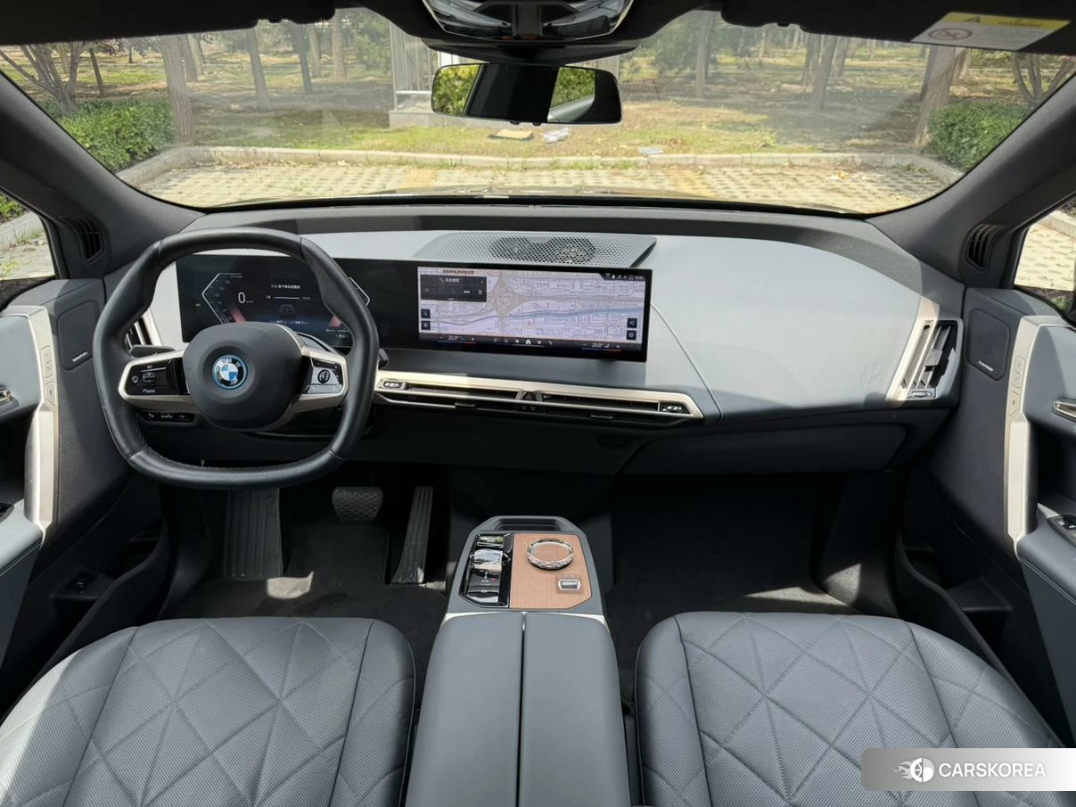 BMW iX 2023 Темно-серый из Китая, фото 2