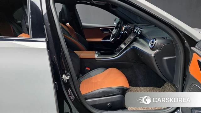 Mercedes-Benz C-Class W206 2023 Серебристо-серый из Кореи, фото 2