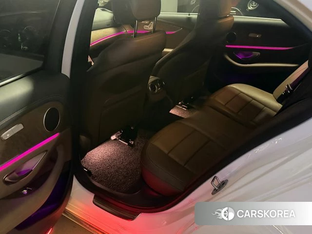 Mercedes-Benz E-Class W213 2022 Белый из Кореи, фото 2