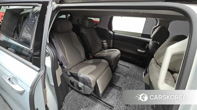 Kia The New Carnival 4th Generation 2024 Серебристо-серый из Кореи, фото 2