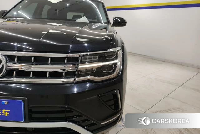 Volkswagen Tourang 2022 Черный из Китая, фото 2