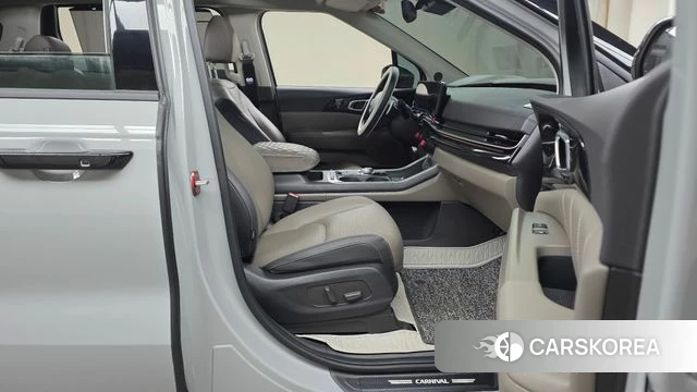 Kia The New Carnival 4th Generation 2024 Серый из Кореи, фото 2