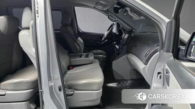 Hyundai The New Grand Starex 2019 Серебристо-серый из Кореи, фото 2
