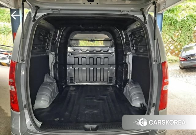 Hyundai The New Grand Starex 2021 Серебристо-серый из Кореи, фото 2