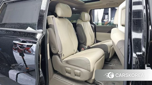 Kia Carnival 4th generation 2023 Черный из Кореи, фото 2