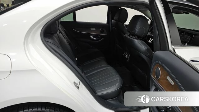 Mercedes-Benz E-Class W213 2019 Белый из Кореи, фото 2