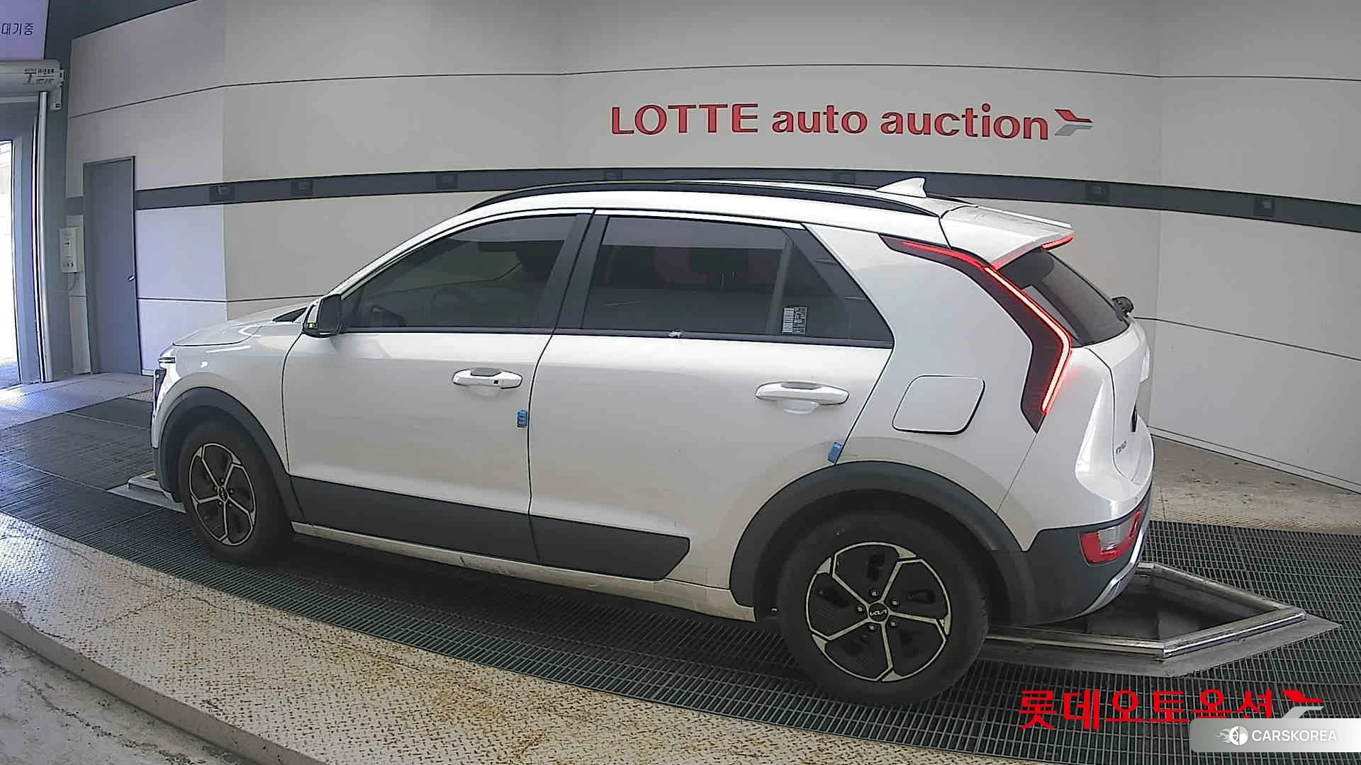 Kia Niro Hybrid 2022 Snow White Pearl (optional) из Кореи, фото 2
