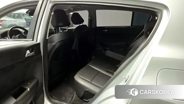 Kia Sportage The Bold 2021 Серебристо-серый из Кореи, фото 2