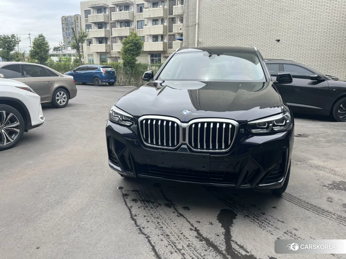 BMW X3 2021 Черный из Китая, фото 2