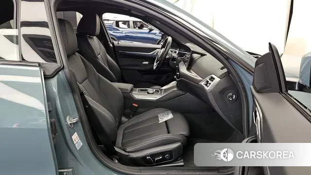 BMW i4 2025 Синий нефрит из Кореи, фото 2