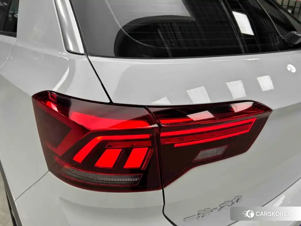 Volkswagen T-Roc 2023 Белый из Китая, фото 2