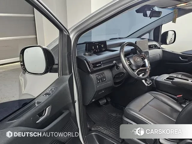 Hyundai Staria 2023 Серебристо-серый из Кореи, фото 2