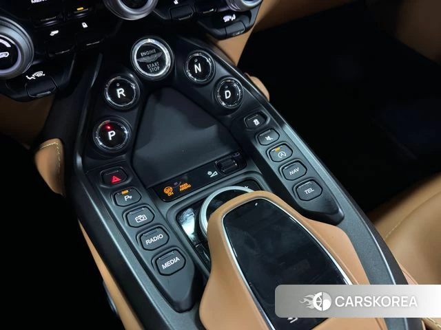 Aston Martin Vantage 2nd Generation 2023 Темно-зеленый из Кореи, фото 2