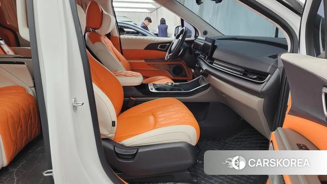 Kia The New Carnival 4th Generation 2024 Белый из Кореи, фото 2