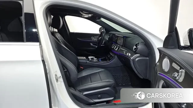 Mercedes-Benz E-Class W213 2019 Белый из Кореи, фото 2