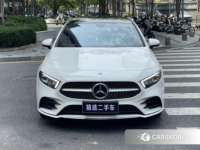 Mercedes-Benz Class A 2022 Белый из Китая, фото 2