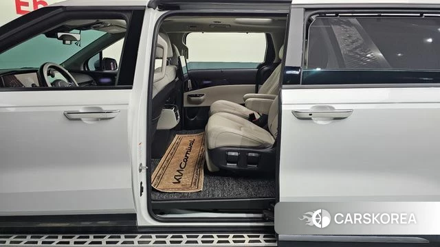 Kia Carnival 4th generation 2023 Белый из Кореи, фото 2