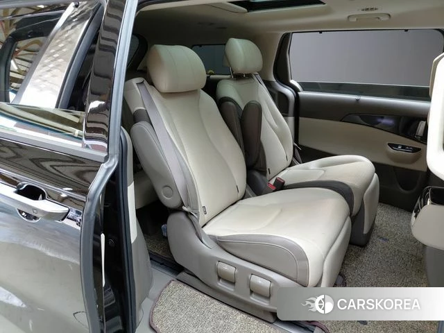 Kia Carnival 4th generation 2022 Черный из Кореи, фото 2