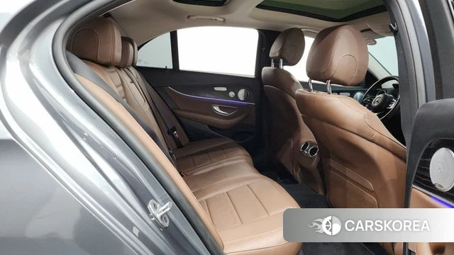 Mercedes-Benz E-Class W213 2018 Серый из Кореи, фото 2
