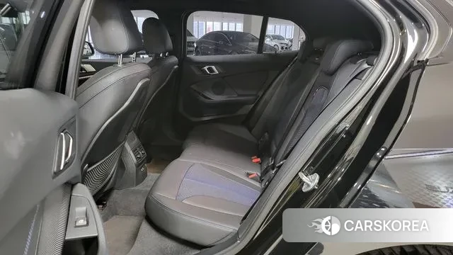 BMW 1 Series (F40) 2023 Черный из Кореи, фото 2