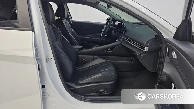 Hyundai The New Avante (CN7) 2023 Белый из Кореи, фото 2