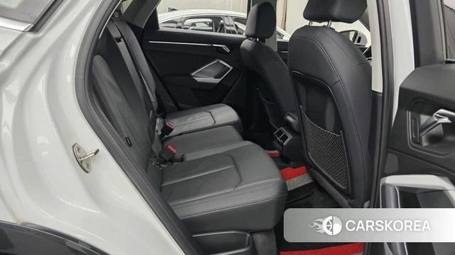 Audi Q3 (F3) 2020 Белый из Кореи, фото 2