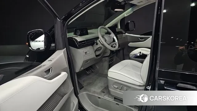 Hyundai Staria 2024 Черный из Кореи, фото 2